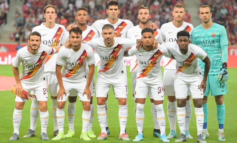 Trong khi đó, bộ khung của AS Roma đã dần hoàn thiện. HLV Paulo Fonseca tiếp tục đặt niềm tin vào 2 tân binh Pau Lopez và Amadou Diawara.