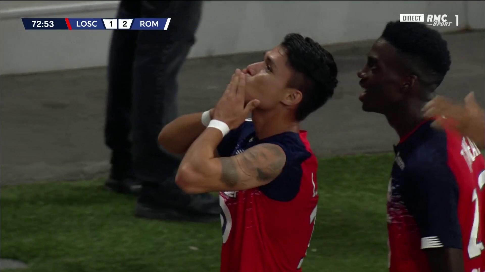 Tuy nhiên, LOSC Lille không dễ dàng bị đánh bại. Phút 73, Luis Araujo san bằng cách biệt cho đội chủ nhà.