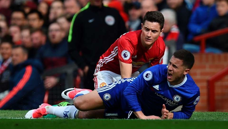 Tiền vệ sinh năm 1989 đã "bắt chết" Eden Hazard, giúp Manchester United giành chiến thắng 2-0 trước Chelsea ở mùa giải 2016 - 2017.