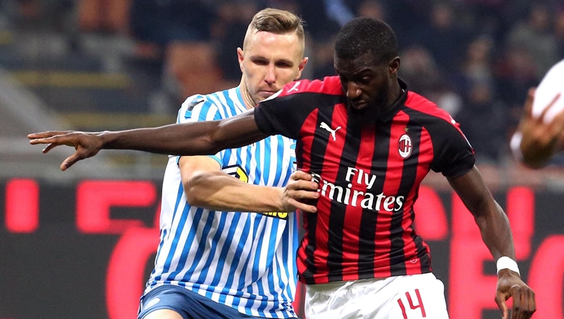 Tháng 8/2018, Bakayoko gia nhập AC Milan theo dạng cho mượn kèm theo điều khoản mua đứt trị giá 35 triệu euro. Sau khởi đầu đầy khó khăn, tiền vệ người Pháp đã chơi rất hay, trở thành cái tên không thể thay thế trong sơ đồ của HLV Gennaro Gattuso.