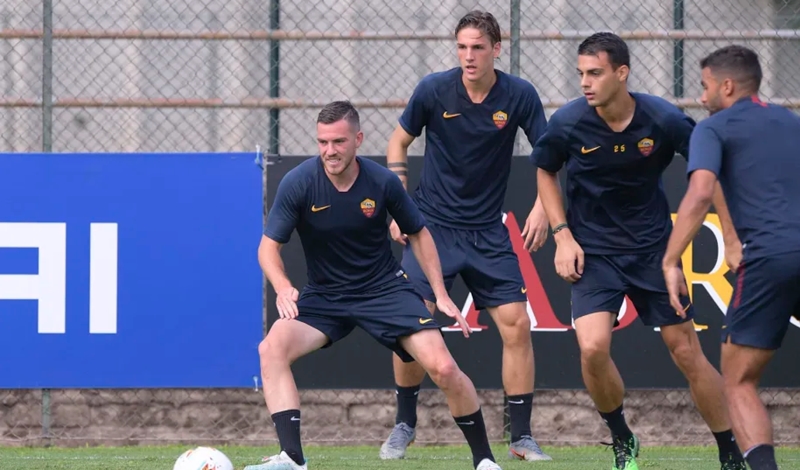 Các cầu thủ AS Roma đang nỗ lực để chuẩn bị cho mùa giải 2019 - 2020. Có thể dễ dàng nhận ra sự tự tin trên khuôn mặt của Jordan Veretout.