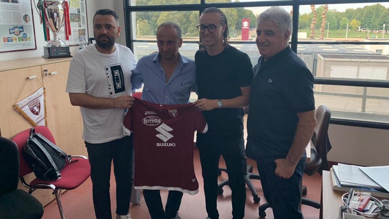 Torino đã chiêu mộ thành công Diego Laxalt từ AC Milan theo dạng cho mượn kèm theo điều khoản mua đứt. Mức phí chuyển nhượng của thương vụ này chưa được tiết lộ.