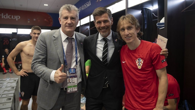 Zvonimir Boban rất muốn đưa Luka Modric về San Siro.