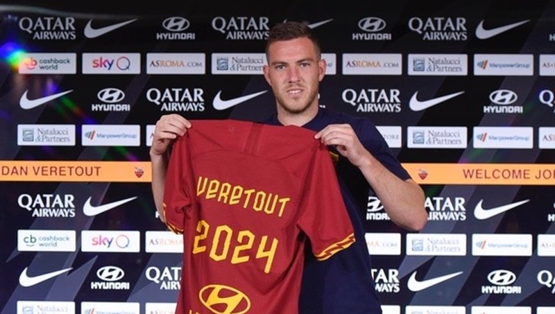 9. Jordan Veretout (AS Roma): Tân binh 26 tuổi được kì vọng sẽ giúp tuyến giữa của AS Roma trở nên cơ động. Sau quãng thời gian nghỉ thi đấu vì chấn thương, anh đã sẵn sàng cùng các đồng đội đánh bại Sassuolo.