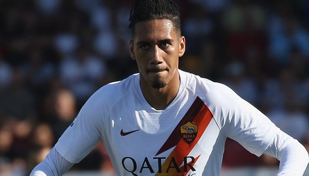 Một ngôi sao khác đến từ Premier League là Chris Smalling đã gặp vấn đề về bắp chân và mới chỉ trở lại trong 2 trận đấu gần đây.