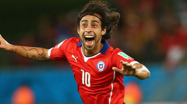 10. Jorge Valdivia: Tiền vệ 36 tuổi đã có 79 lần ra sân trong màu áo Chile từ năm 2004 đến năm 2017.
