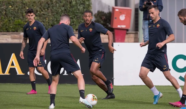 Sau quãng thời gian tập trung cùng đội tuyển quốc gia, hàng loạt trụ cột của AS Roma đã quay trở lại tập luyện tại Trigoria.
