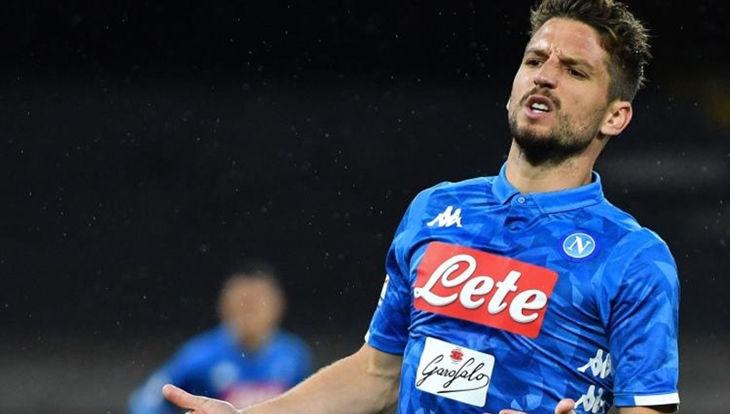 Ảnh bài viết Vụ Dries Mertens: Arsenal đi nước cờ đầu với mong muốn đả bại Man Utd