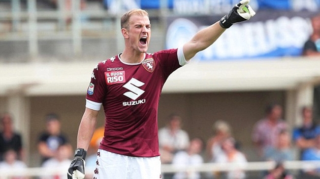6. Joe Hart: Bị Pep Guardiola gạch tên khỏi kế hoạch tại Manchester City, Joe Hart buộc phải sang Torino vào tháng 8/2016 để được ra sân nhiều hơn. Tuy nhiên, anh thường xuyên mắc sai lầm và Il Toro đã không kích hoạt điều khoản mua đứt.