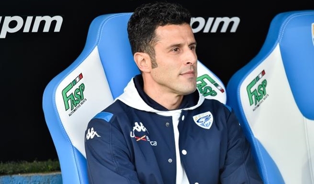 6. Fabio Grosso (Brescia): Câu chuyện hài hước ở Mario Rigamonti lại được tiếp tục. Fabio Grosso lên thay Eugenio Corini nhưng chỉ sau 3 trận đấu, ông đã bị sa thải. Thật bất ngờ, người thay thế nhà vô địch World Cup 2006 lại chính là Eugenio Corini.