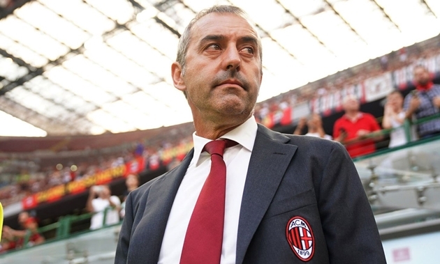 2. Marco Giampaolo (AC Milan): Việc Rossoneri kí hợp đồng với vị thuyền trưởng 52 tuổi đã vấp phải sự phản đối của chính các Milanista. Sự bảo thủ đã "giết chết" tương lai của Marco Giampaolo tại San Siro. Ngày 8/10, ông đã bị cho thôi việc.
