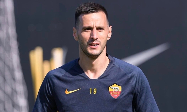 6. Nikola Kalinic (AS Roma): Tiền đạo đồng hương với Ante Rebic gia nhập AS Roma theo dạng cho mượn từ Atletico Madrid. Song, màn trình diễn của anh hoàn toàn mờ nhạt so với Edin Dzeko.