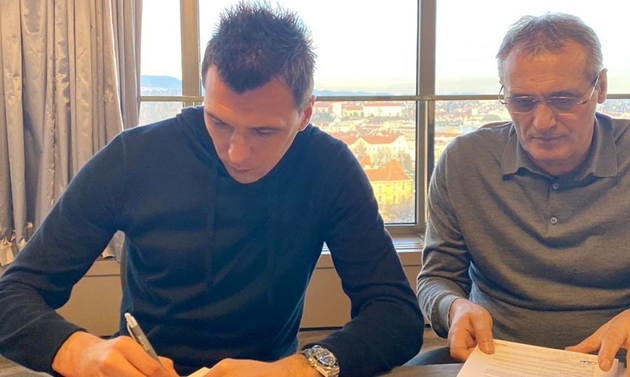 Mario Mandzukic đã kí vào bản hợp đồng gia nhập Al-Duhail.