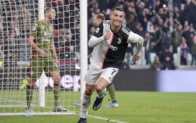 Cristiano Ronaldo đã tỏa sáng rực rỡ ngay trong ngày đầu năm mới với 3 bàn thắng và 1 kiến tạo.
