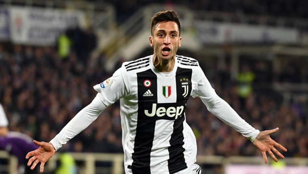 Tiền vệ: Rodrigo Bentancur. Cầu thủ người Uruguay ngày càng trưởng thành hơn và đóng vai trò quan trọng ở Bianconeri.
