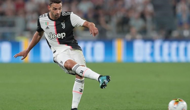 Hậu vệ trái: Mattia De Sciglio. Chàng trai 28 tuổi sa sút phong độ thảm hại. Tháng 1/2020, Juventus đã muốn đẩy anh đến PSG nhưng bất thành.