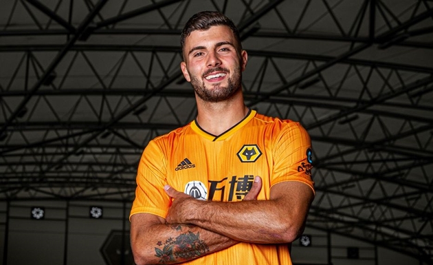 Phong độ hủy diệt của Piatek đã khiến Cutrone không được ra sân thường xuyên. Mùa hè năm 2019, anh chuyển sang Wolverhampton với giá 18 triệu euro.
