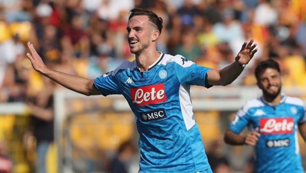 4. Fabian Ruiz: Cuộc chiến với Barcelona cũng là cơ hội để tiền vệ 24 tuổi thể hiện tài năng của mình. Blaugrana đã theo dõi chàng trai người Tây Ban Nha từ lâu. Nếu chơi tốt, Fabian Ruiz có thể sẽ khiến Barcelona bỏ ra 60 triệu euro để đưa anh về Camp Nou.