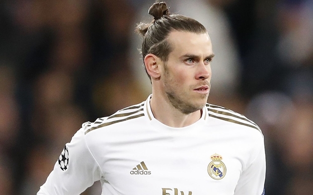 Tiền đạo phải: Gareth Bale. Cầu thủ người xứ Wales đang gặp khó khăn ở Real Madrid. Mùa giải này, anh mới chỉ được xuất hiện 14 lần ở La Liga và ghi được 2 bàn thắng.