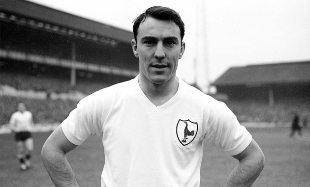 9. Jimmy Greaves (Anh). Jimmy nổi tiếng là cây săn bàn cự phách với 357 bàn thắng xuyên suốt thời gian khoác áo Tottenham Hotspur, Chelsea, West Ham United. Jimmy giành 2 danh hiệu FA Cup, UEFA Cup Winners' Cup trong màu áo Gà trống. Jimmy cũng là thành viên Tam Sư vô địch World Cup 1966.