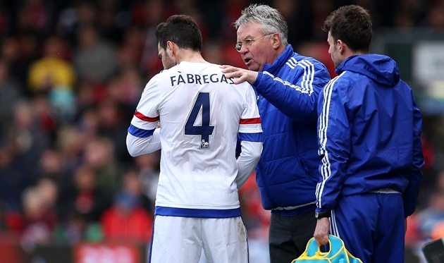 Chelsea đã có 1 mùa giải 2015 - 2016 thất bại toàn tập. HLV Jose Mourinho và Guus Hiddink không thể giúp The Blues giành được bất kì danh hiệu nào. Ở Premier League, đội chủ sân Stamford Bridge chỉ xếp thứ 10.