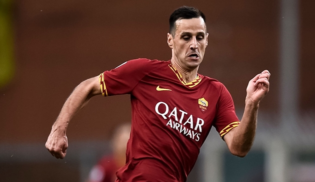 4. Nikola Kalinic: Cập bến Olimpico vào mùa hè năm 2019 nhưng phải đến tháng 3/2020, tiền đạo người Croatia mới ghi được bàn thắng đầu tiên cho AS Roma. Vậy nên, nhiều khả năng Giallorossi sẽ không kích hoạt điều khoản mua đứt trị giá 11 triệu euro từ Atletico Madrid.
