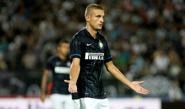 Nemanja Vidic gây thất vọng lớn ở Inter Milan.