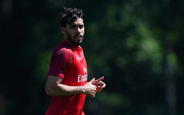 Lucas Paqueta cũng nằm trong diện thanh lý của AC Milan. PSG đang bày tỏ sự quan tâm nhưng Rossoneri lại muốn đẩy tiền vệ người Brazil sang Benfica.