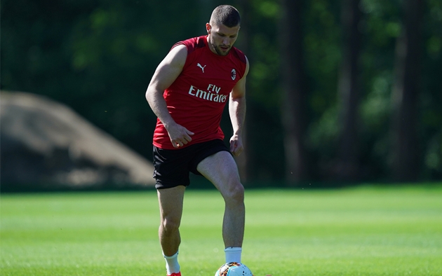 Mặc dù Serie A 2019 - 2020 đang bị hoãn nhưng các cầu thủ AC Milan vẫn rất nỗ lực trong việc tập luyện.