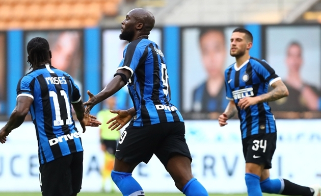 Từ khoảng cách 11 mét, Romelu Lukaku dễ dàng đánh bại Andrea Consigli. Đây đã là lần tiền đạo người Bỉ sút tung lưới Sassuolo ở mùa giải này.