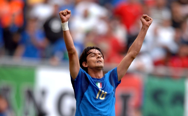 Sau đó, Filippo Inzaghi ấn định chiến thắng 2-0. Thầy trò ông Marcello Lippi xuất sắc đứng đầu bảng E với 7 điểm.