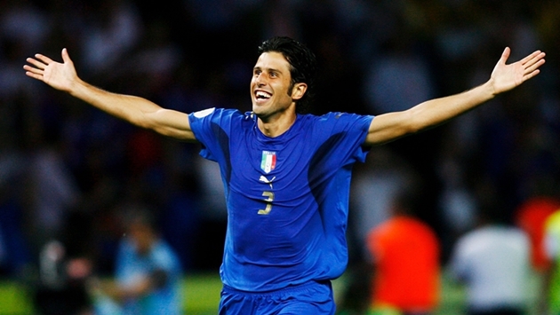 Trong khi đó, bên phía Azzurri, Andrea Pirlo, Marco Materazzi, Daniele De Rossi, Alessandro Del Piero và Fabio Grosso lần lượt dứt điểm thành công.