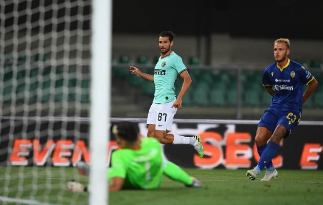 Phút thứ 55, Inter Milan đã dẫn trước với tỉ số 2-1. Federico Dimarco vô tình đưa bóng về lưới nhà khi nỗ lực cắt đường chuyền của Antonio Candreva.
