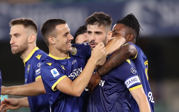Mặc dù vậy, đến phút 86, Inter Milan đã phải nhận trái đắng. Hàng phòng ngự của Nerazzurri mắc sai lầm, tạo cơ hội cho Miguel Veloso dứt điểm. Tiền vệ người Bồ Đào Nha đã dễ dàng ấn định kết quả hòa 2-2 tại Marc'Antonio Bentegodi.
