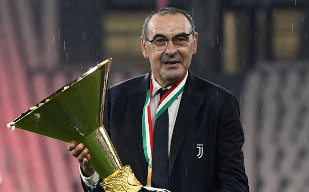 Ảnh bài viết Nâng cúp vô địch cùng Juve, Sarri không quên gửi lời nhắn đến Lyon