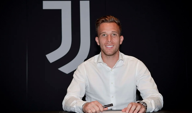 3. Arthur Melo: Để có được tiền vệ người Brazil, Juventus đã phải trả cho Barcelona tổng cộng 72 triệu euro.