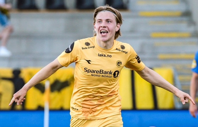 Trong khi đó, Jens Petter Hauge là cái tên đã khuynh đảo thị trường chuyển nhượng những ngày vừa qua. Chàng trai 20 tuổi nhiều khả năng sẽ cập bến AC Milan trước khi thị trường chuyển nhượng mùa hè đóng cửa.