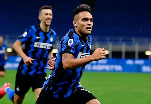 =4. Lautaro Martinez: 70 triệu euro. Tiền đạo người Argentina đã tỏa sáng rực rỡ trong mùa giải 2019 - 2020. Điều đó giúp cho anh lọt vào tầm ngắm của Barcelona.