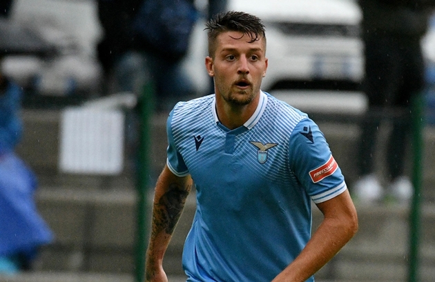 =6. Sergej Milinkovic-Savic: Giá trị của tiền vệ người Serbia đã tăng lên sau khi anh giúp Lazio giành vé tham dự vòng bảng UEFA Champions League sau 13 năm vắng bóng.