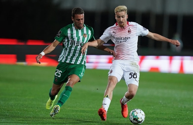 Mặc dù được đánh giá cao hơn nhưng đại diện của Serie A lại gặp rất nhiều khó khăn trong việc tìm đường đưa bóng vào lưới đối phương.