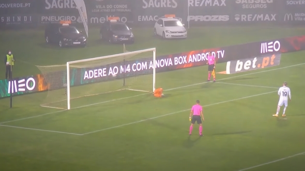 Sự kịch tính đã bắt đầu từ đây. Sau 7 lượt sút đầu tiên, cả 2 đội đều không mắc bất kỳ sai lầm nào.