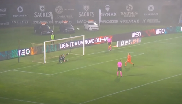 Ở lượt sút thứ 9, Rafael Leao và Ivo Pinto đều thực hiện thành công. Tuy nhiên, ở 2 lượt sút tiếp theo, các cầu thủ AC Milan và Rio Ave đều không thể đưa bóng vào lưới.