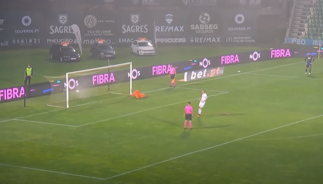 Cuối cùng, mọi chuyện đã được định đoạt ở lượt sút thứ 12. Simon Kjaer dễ dàng đánh lừa Paweł Kieszek và đưa AC Milan vượt lên dẫn trước.