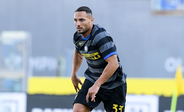 Danilo D'Ambrosio sẽ tiếp tục đảm nhiệm vai trò trung vệ lệch trái trong sơ đồ của HLV Antonio Conte.