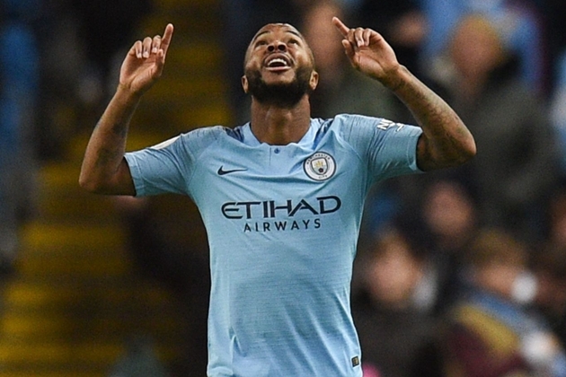 Tiền đạo trái: Raheem Sterling. Nhờ kỹ thuật cá nhân hoàn hảo, cầu thủ người Anh đã mang về 2 chức vô địch Premier League cho The Citizens.