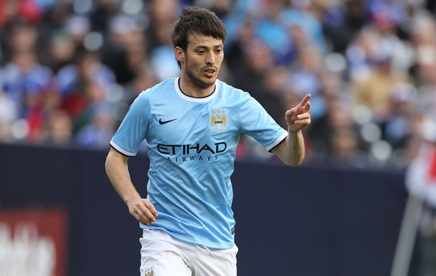 Tiền vệ trung tâm: David Silva. Ngôi sao 34 tuổi từng được xem là linh hồn trong lối chơi của The Citizens. Sau 1 thập kỷ chơi bóng ở Premier League, anh đã sở hữu 60 bàn thắng, 106 pha kiến tạo và 4 chức vô địch.