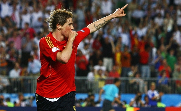 Tiền đạo: Fernando Torres. Dù trải qua không ít thăng trầm trong sự nghiệp, El Nino vẫn tỏa sáng ở những trận đấu lớn. Vậy nên, anh có lý do để tự điền tên mình vào đội hình này.