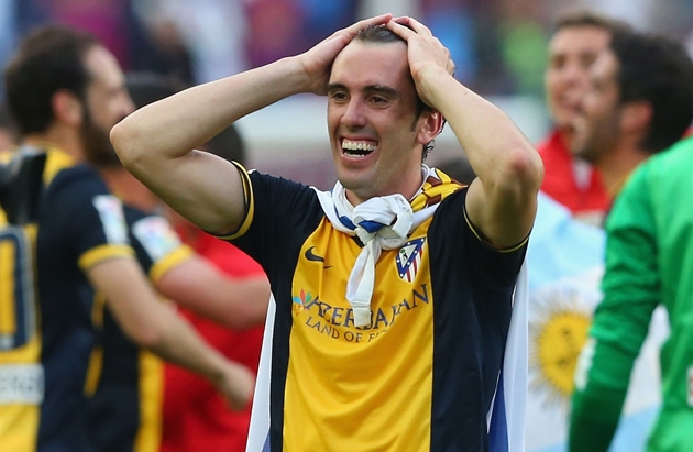 Trung vệ lệch trái: Diego Godin. "Lão tướng" người Uruguay đã có 9 năm gắn bó với Atletico Madrid và giành được 1 danh hiệu La Liga.