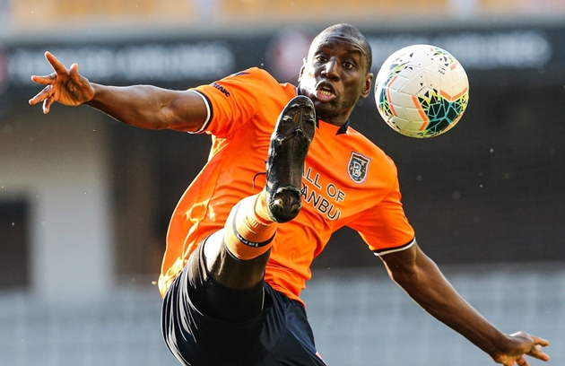 Demba Ba được kỳ vọng sẽ giúp Istanbul Basaksehir có được bàn thắng đầu tiên ở Champions League 2020 - 2021 trong cuộc tiếp đón Manchester United.