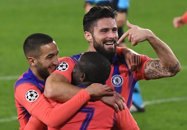 3. Chelsea: Cú poker của Olivier Giroud đã giúp The Blues giành trọn vẹn 3 điểm trước Sevilla.